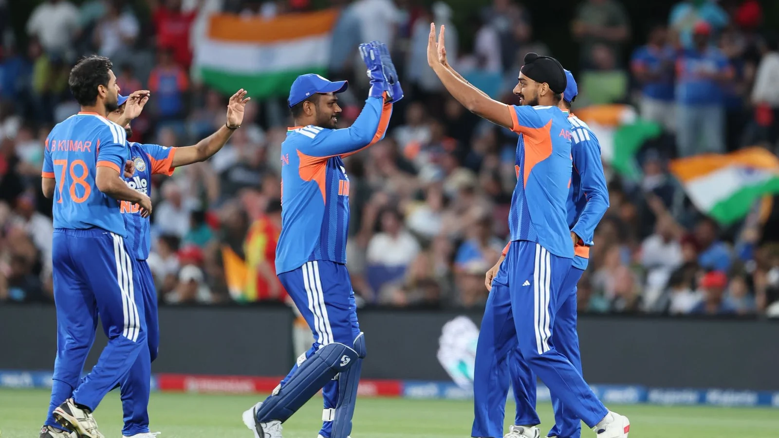 രണ്ടാം ടി20യിൽ ഇന്ത്യക്ക് 181 റൺസ് വിജയലക്ഷ്യം; ഫിലിപ്സിനും ജേക്കബ്സിനും അർദ്ധ സെഞ്ച്വറി.